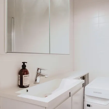 Apartman Stunning By The Lakes