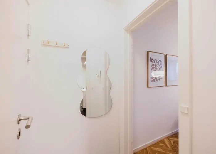 Apartman Stunning By The Lakes