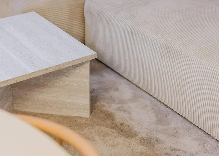 Stunning By The Lakes