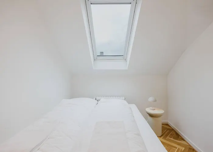 Stunning By The Lakes